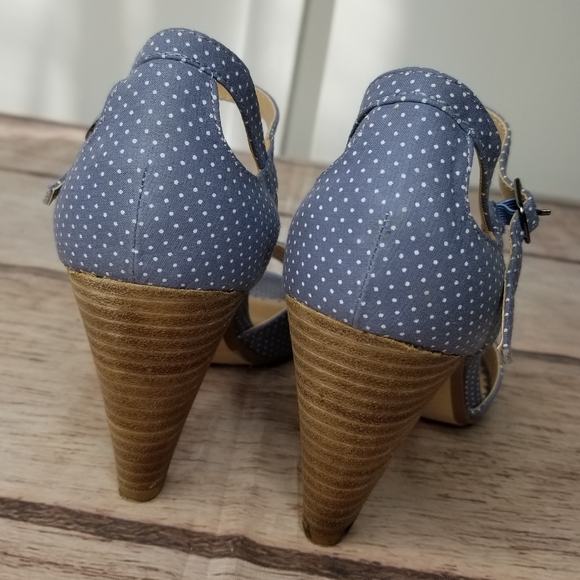 Restricted Retro Blue peep Toe Heels - Picture 3 of 7